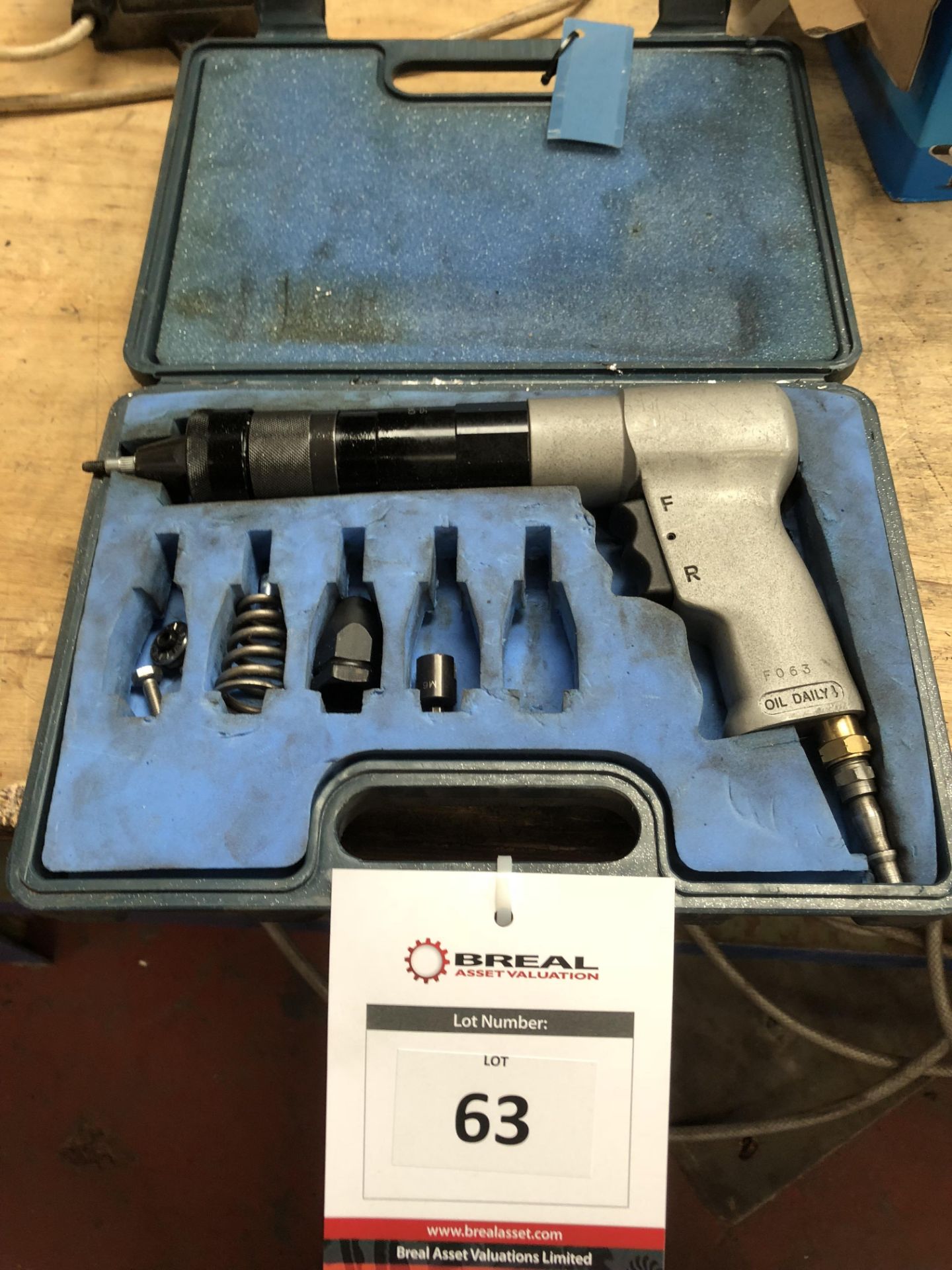 Pneumatic Rivet Gun & Box