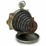 Lancaster's Patent Watch Camera, "Herren-Modell", um 1886 Lancaster, Birmingham, England. Design