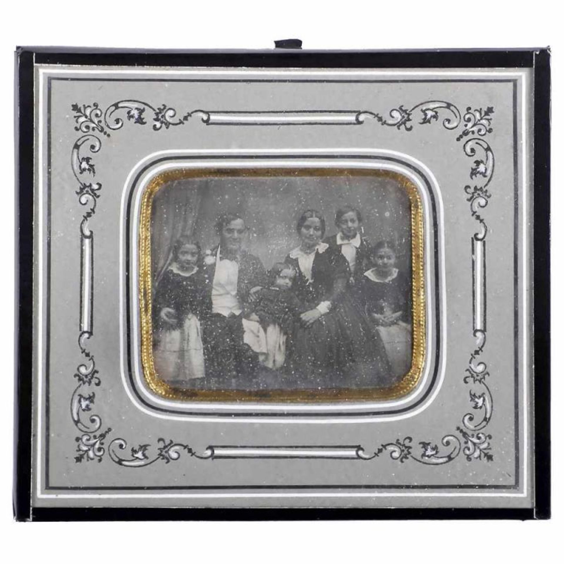 Daguerreotypie (Sechstelplatte), um 1845-50 Vermutlich eine deutsche Daguerreotypie, eine Familie