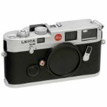 Leica M6 (silbern verchromt), 1988 Leica GmbH. Nr. 1741028, rotes "Leica"-Logo, Sucher 0,72,