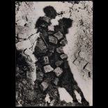 Peter Fischer: "Liebe in Trümmern" (Love Among the Ruins), 1945 Gelatin image, Agfa-Brovira paper,