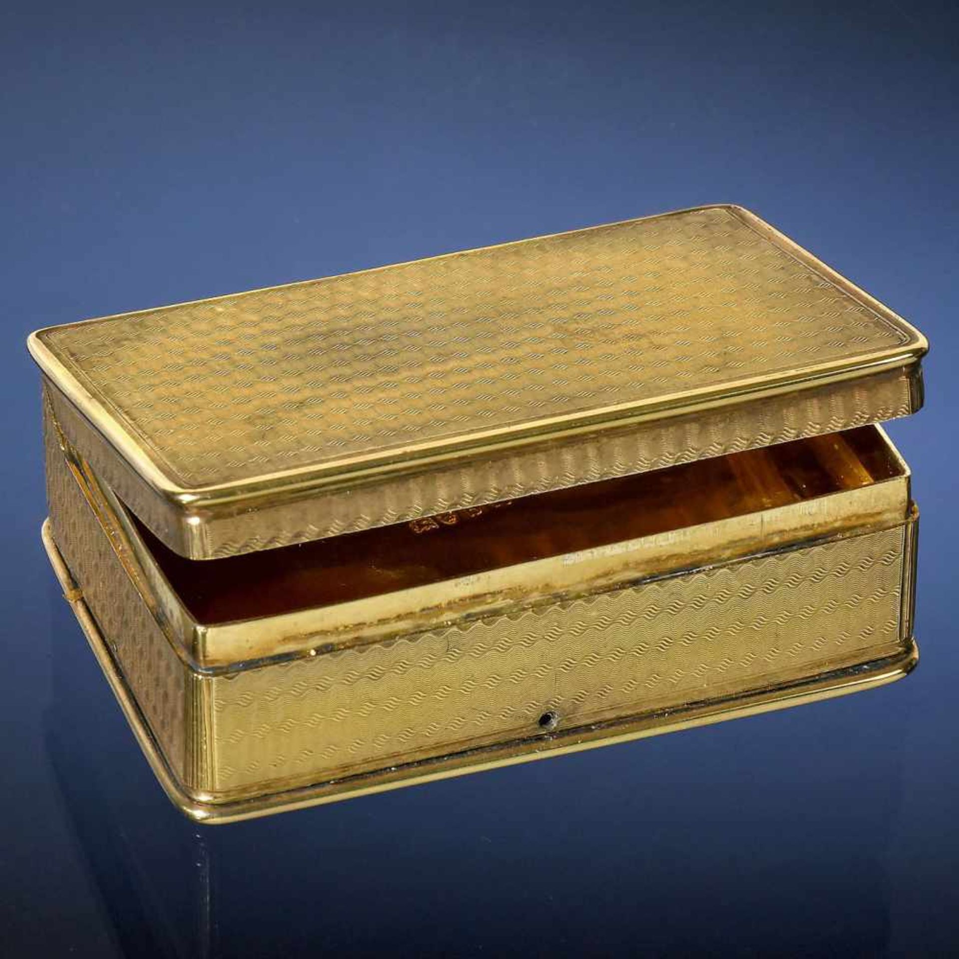 Rare Large Sur-Plateau Musical Snuff Box, 1817Playing two airs, with 50 individual teeth playing