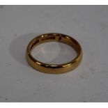 A 22ct gold wedding band, Birmingham 1949 by Charles Green & Son, 4g