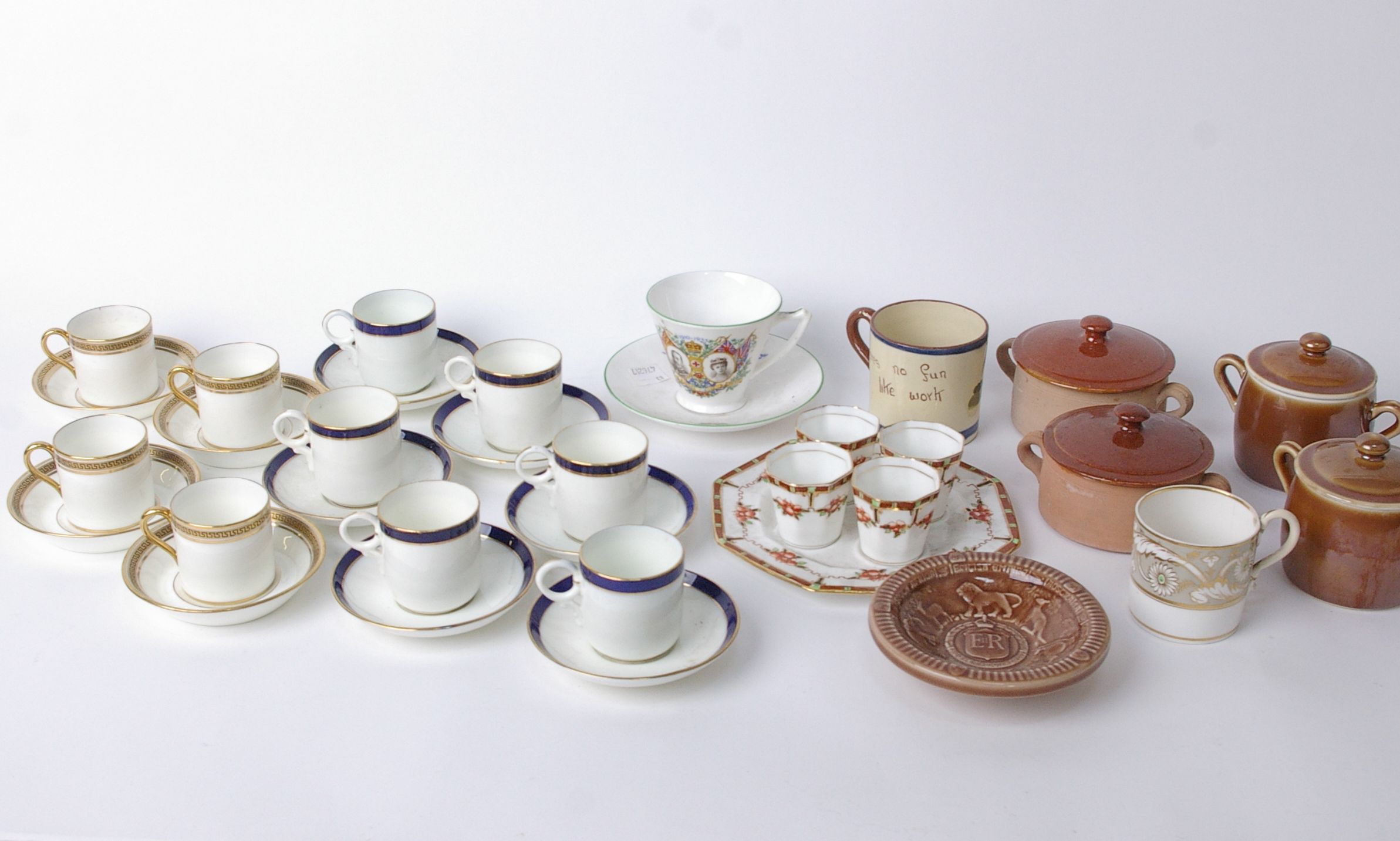 Mixed lot: Hammersley coffee cups and saucers (4404) Commemorative ware, French teracotta lidded