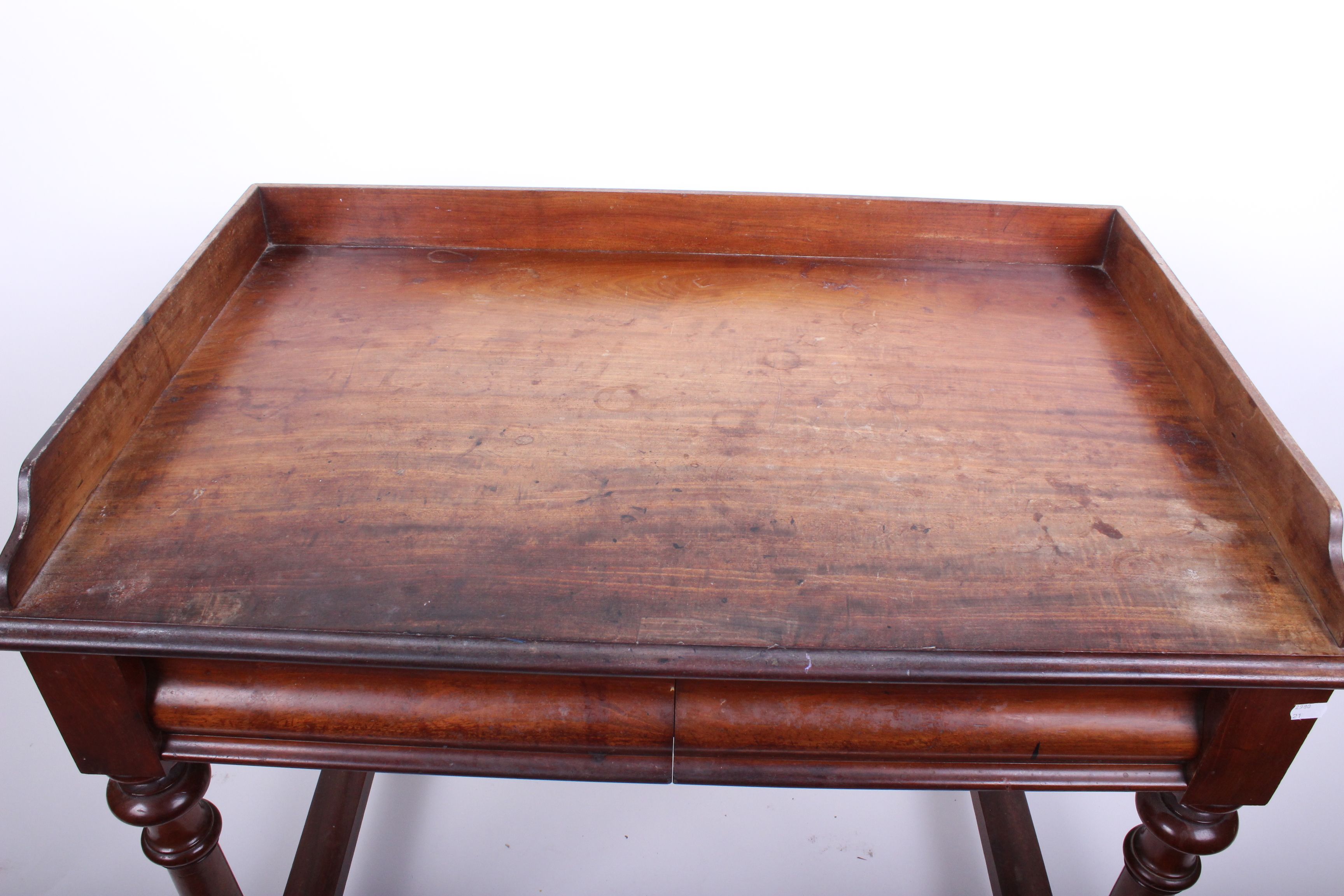 A Victorian mahogany dressing/writing table with short upstand and two drawers, 97cm wide - Image 2 of 2