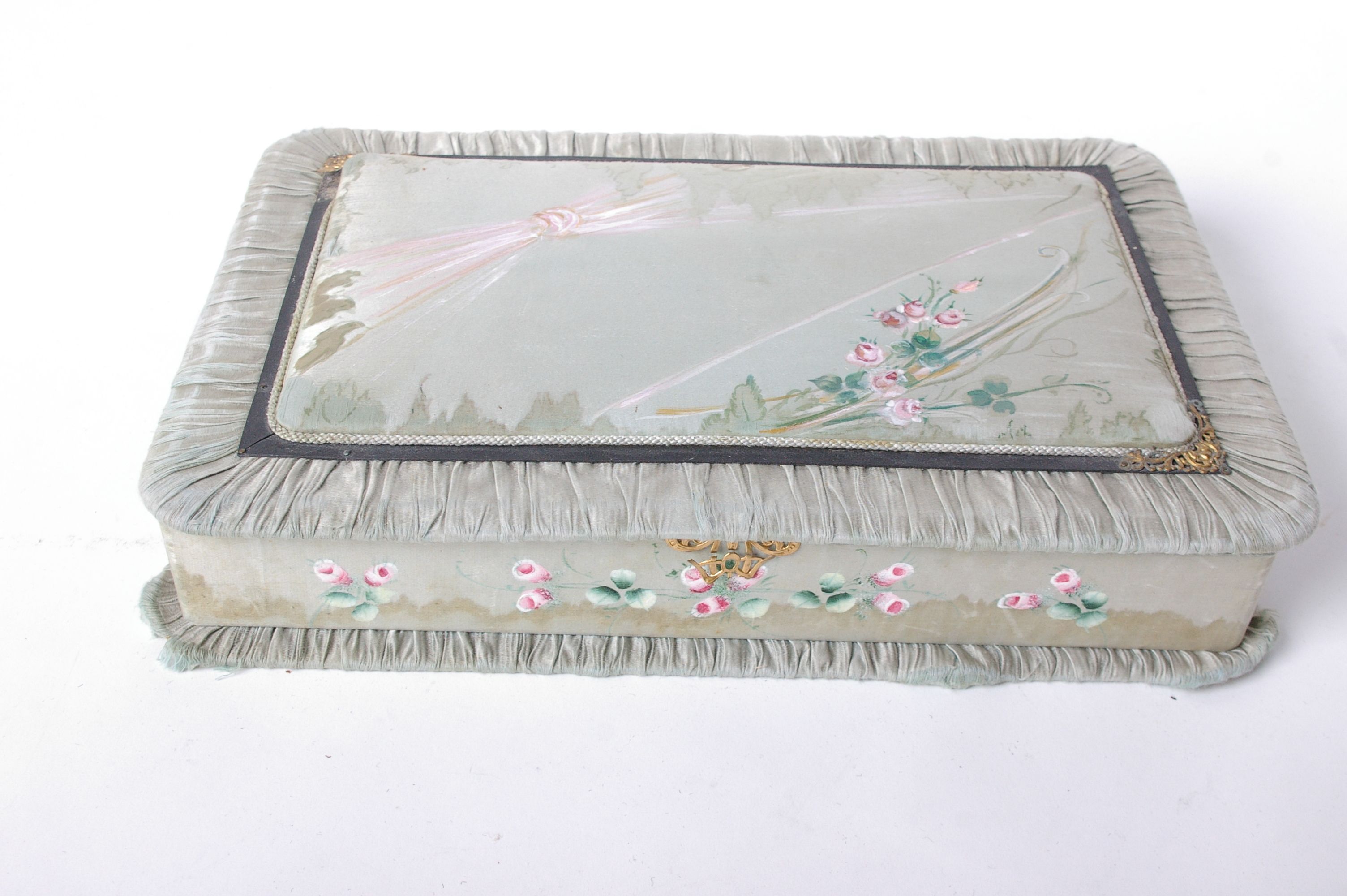 1920s painted silk chocolate box containing lace, ribbon and trimmings, including Brussels point - Image 2 of 2