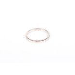 A platinum wedding band. 3.0g. Size L