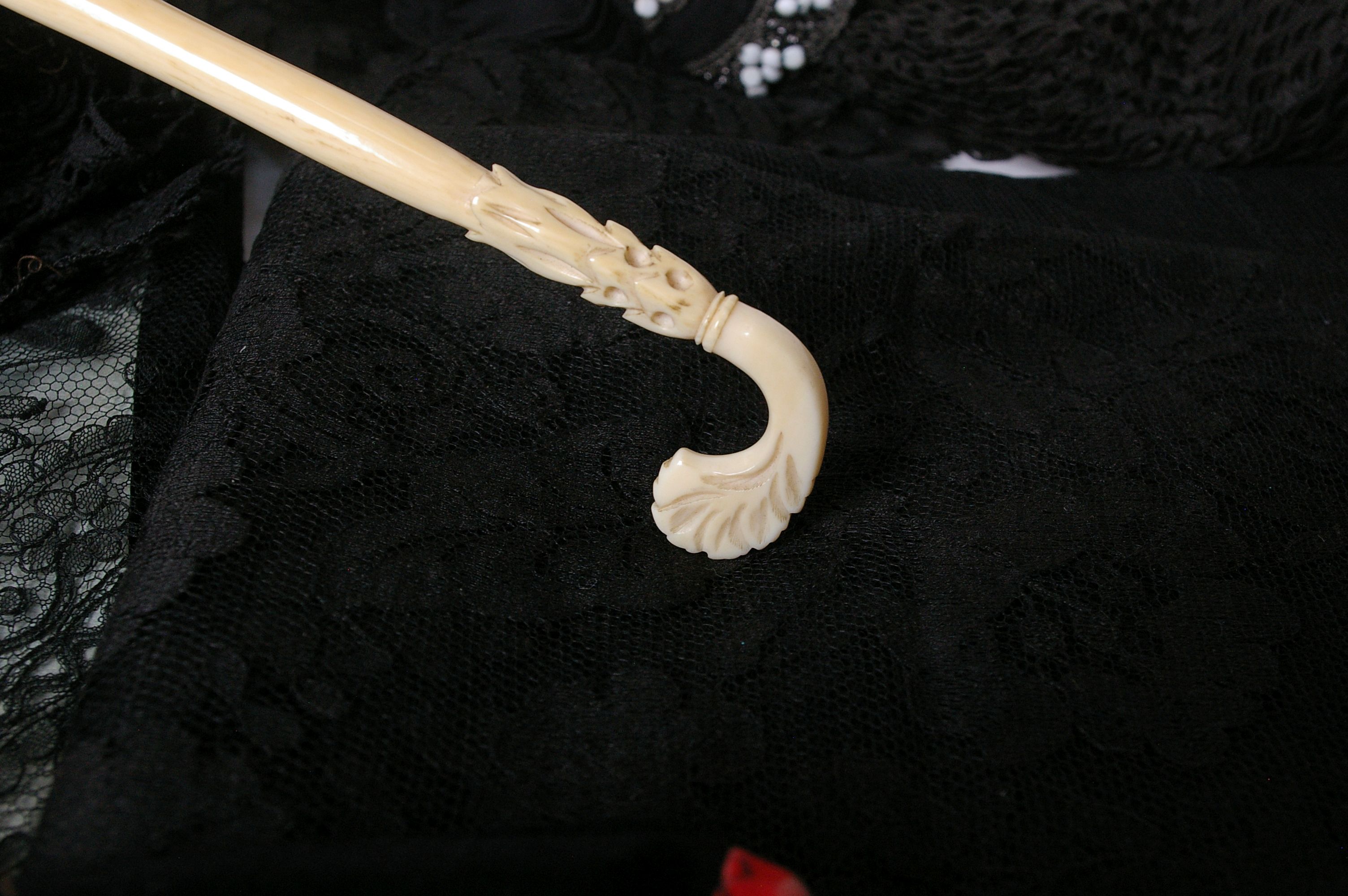 Two boxes of late 19th and early 20th Century black and cream lace and accessories, including a - Image 3 of 3