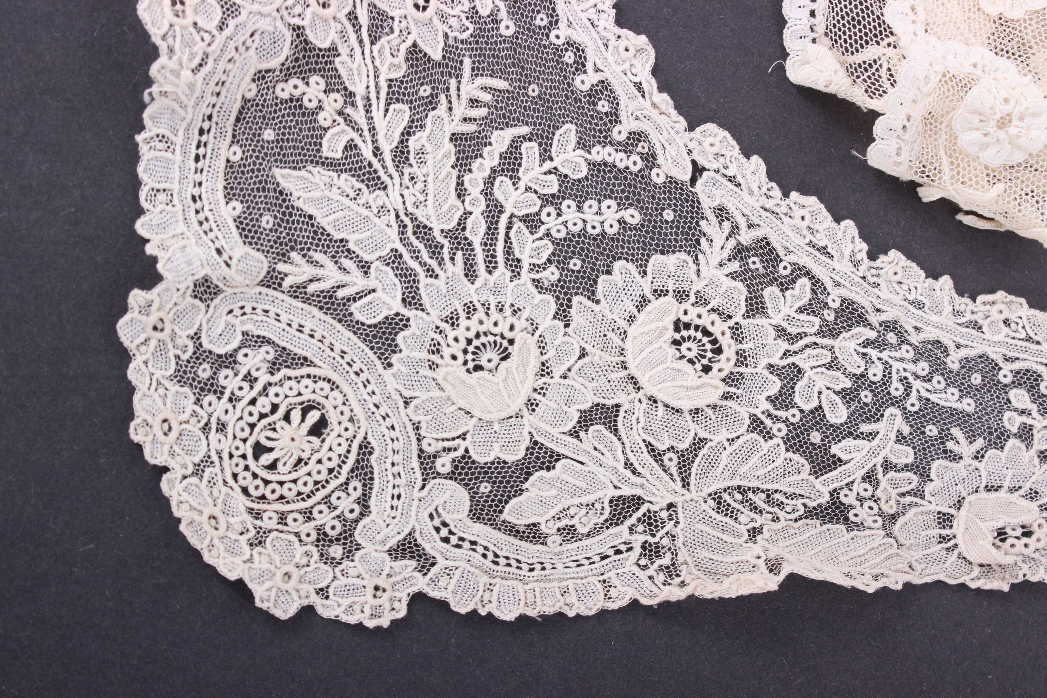 A collection of late 19th Century and early 20th Century lace; comprising collars, cuffs, edgings - Image 4 of 5