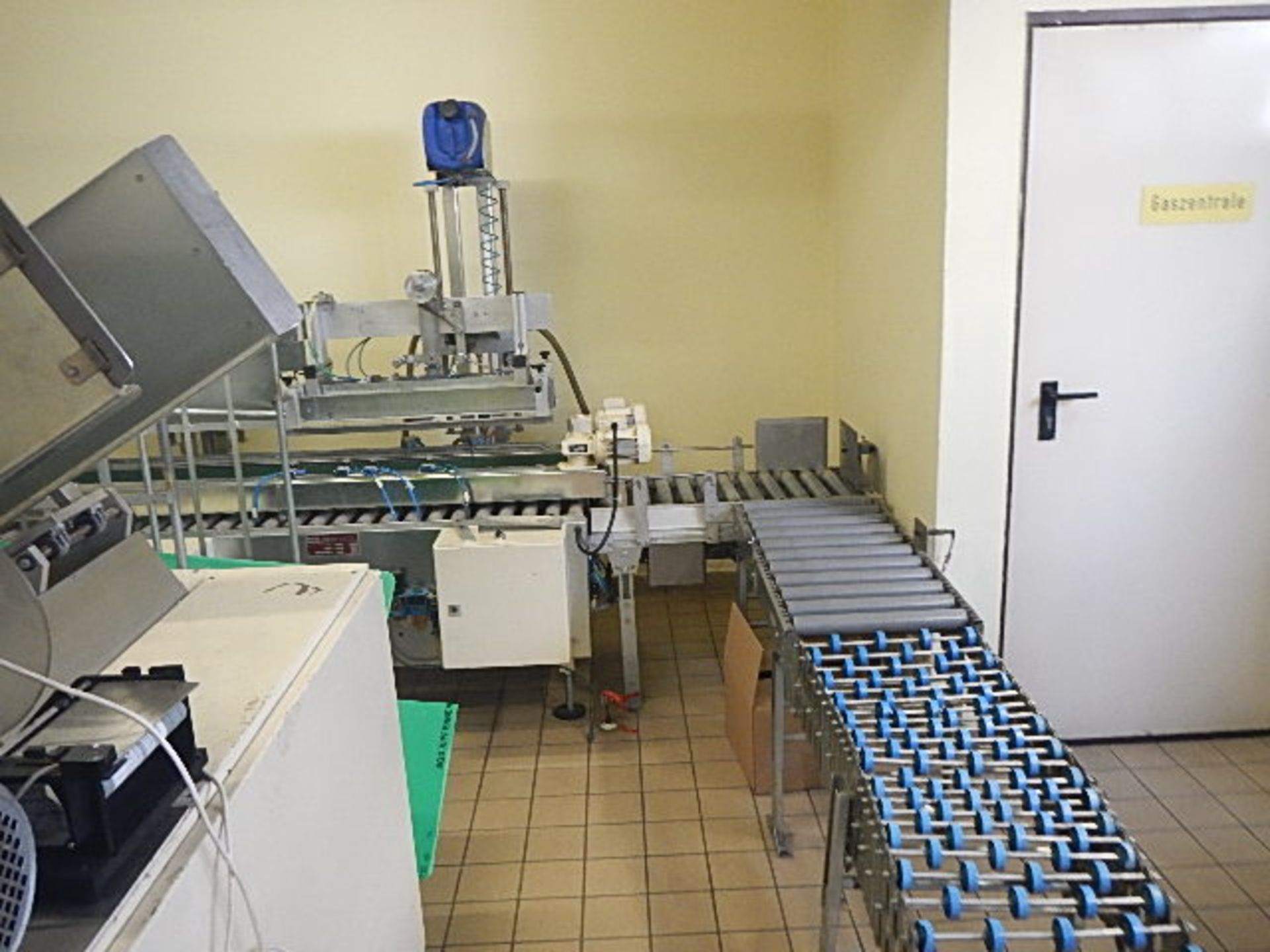 Complete Seitz filling line for 650ml and 1,000ml glass bottles. In full working condition, last - Image 7 of 40