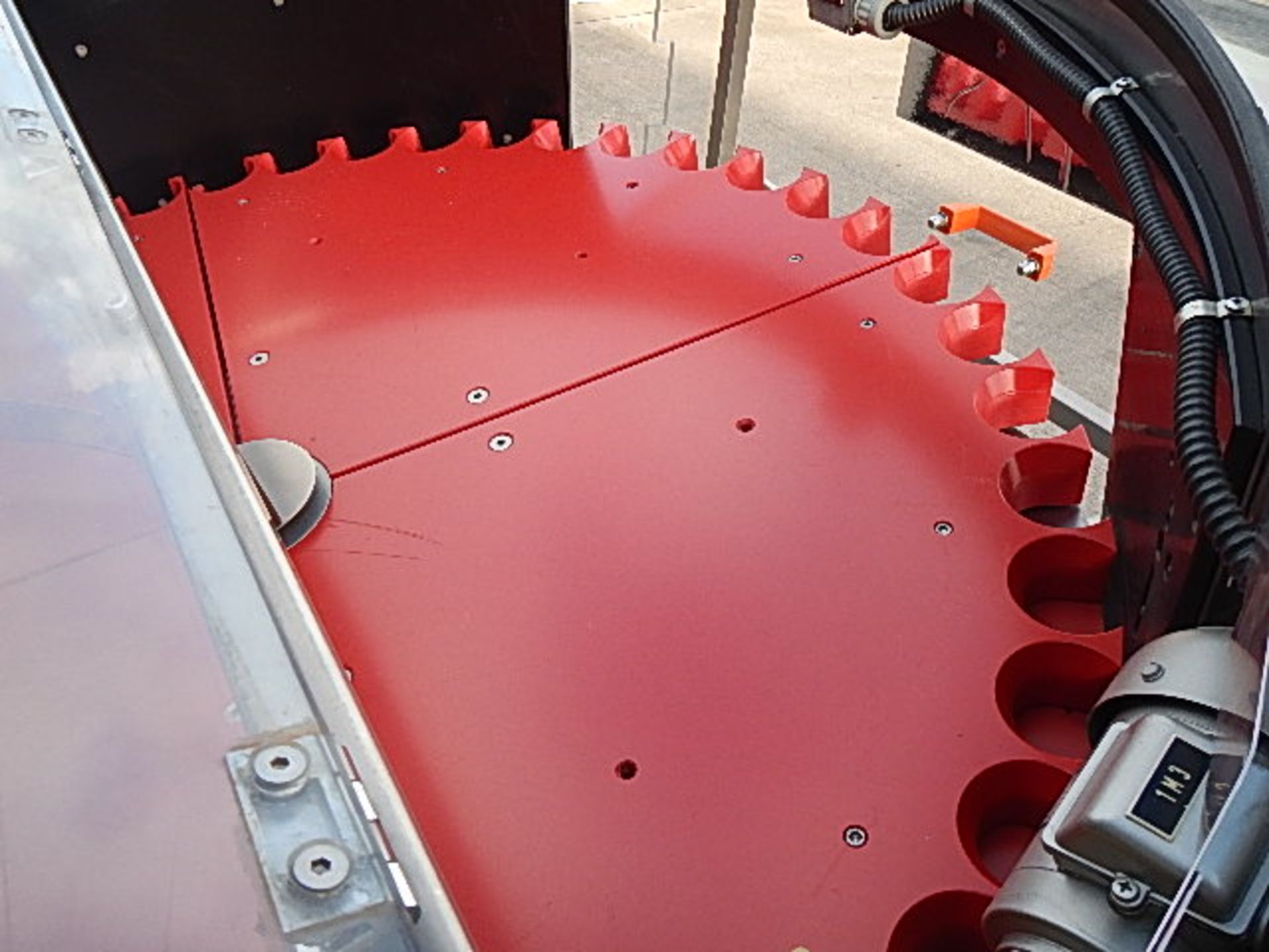 Tolke (Germany) rotary bottle unscrambler. Star wheel with 44 pockets. Currently set up for bottle - Image 8 of 8