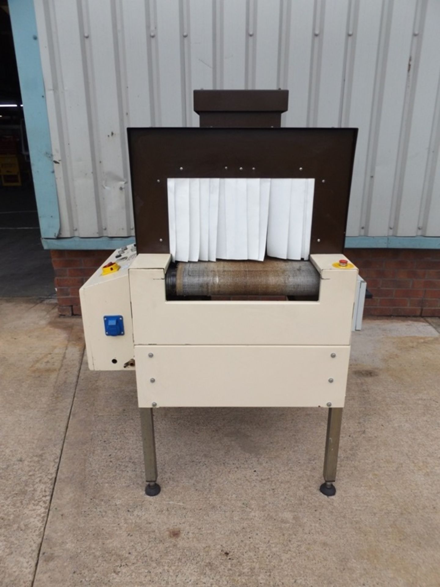 Burnley Packaging PE500/300 Semi automatic heat shrink sealer. Can be used with PVC and PE shrink - Image 2 of 6