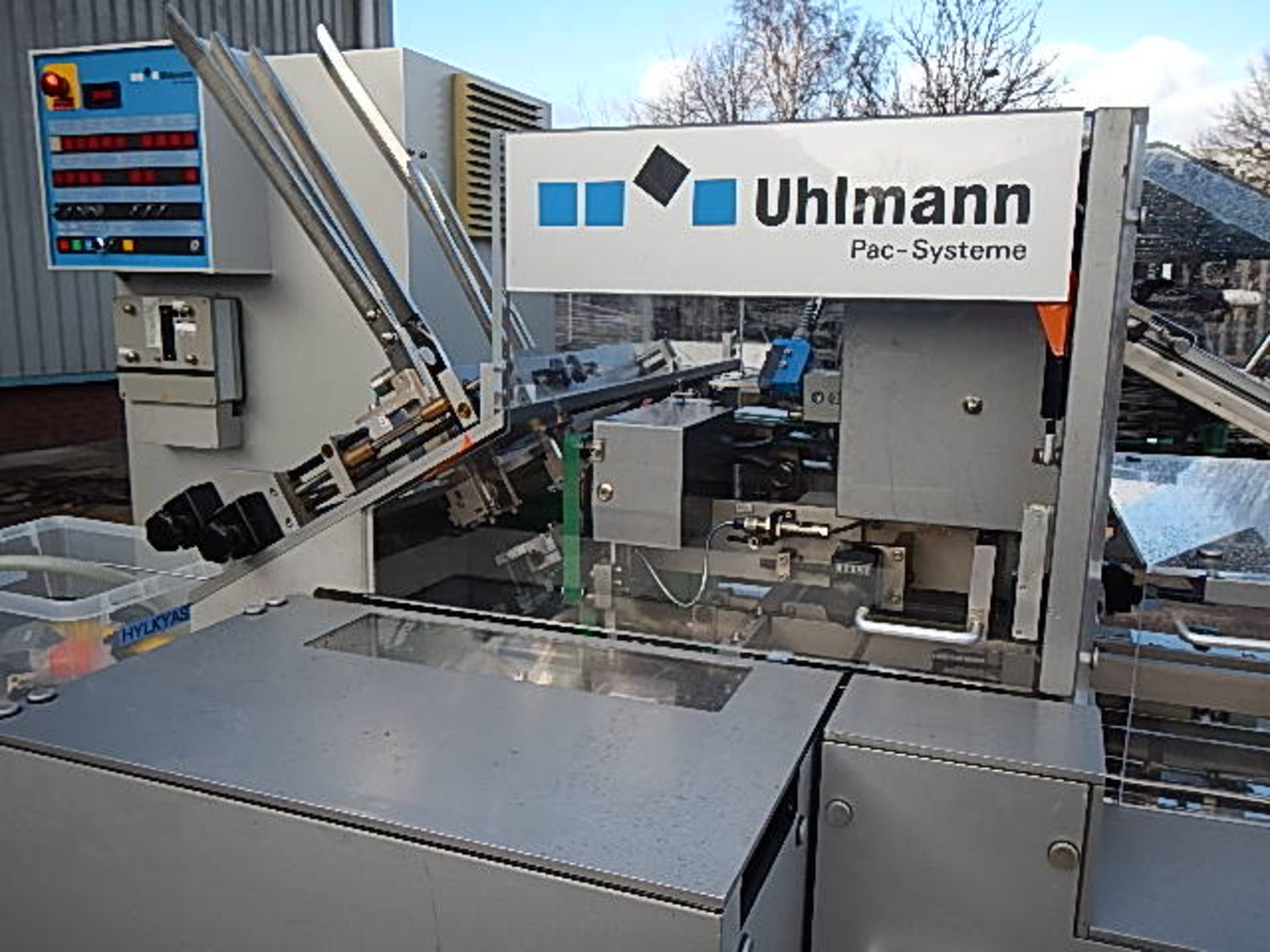 Uhlmann C-100 horizontal cartoner for bottles. Speeds of up to 100 cartons per minute, depending - Image 6 of 12