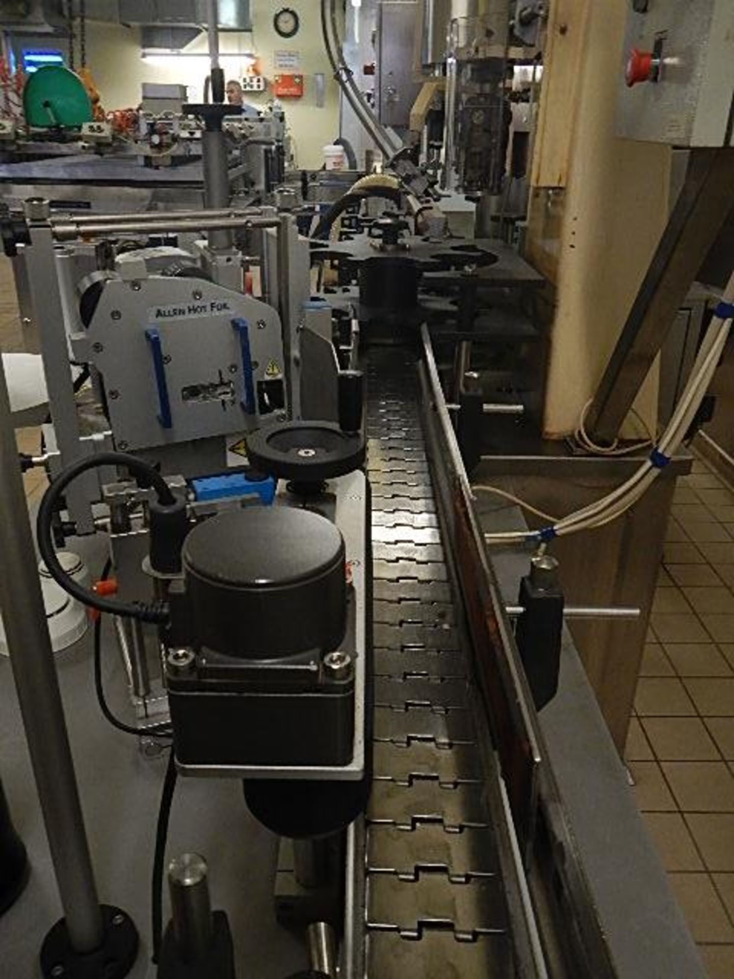 Complete Seitz filling line for 650ml and 1,000ml glass bottles. In full working condition, last - Image 19 of 40