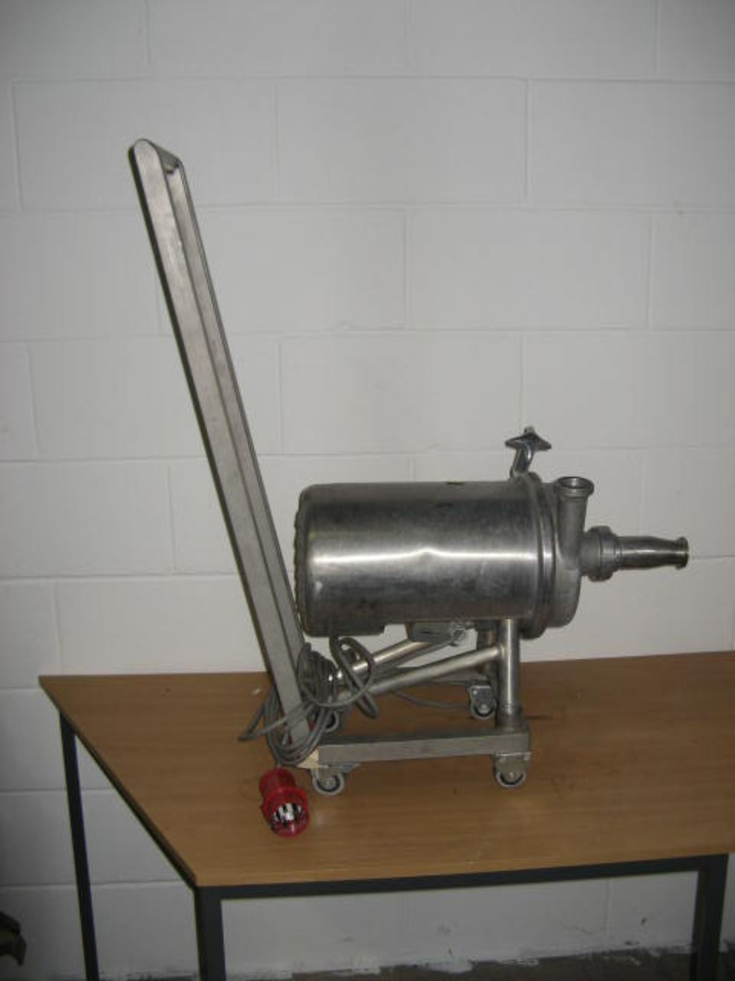 Kolding 5111 portable hygienic stainless steel pump on a mobile trolley. 1" inlet and outlet. All - Image 2 of 3