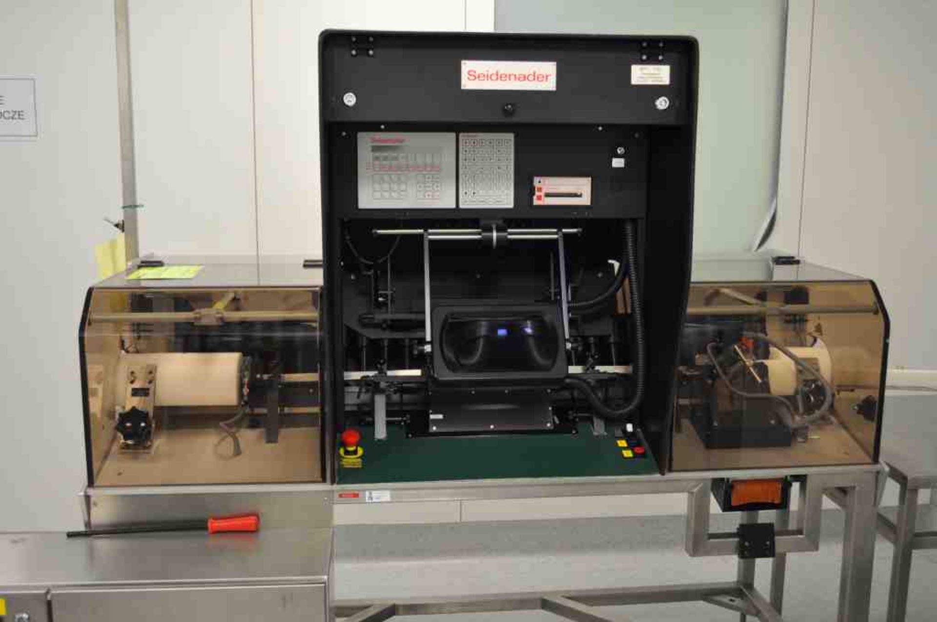 Seidenader V90-AVSB/60-LR visual inspection machine capable of speeds of up to 150 objects per