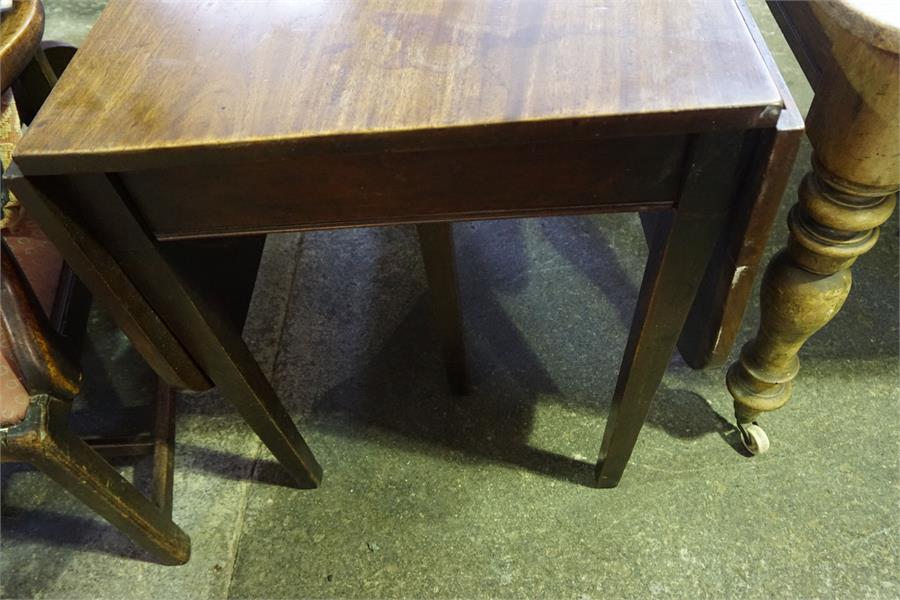 19th century mahogany gate leg table with squared legs - Image 2 of 2