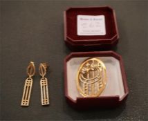 9ct Gold Charles Rennie Macintosh Style Brooch plus a pair of 9ct Gold Earrings