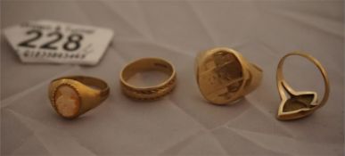 3 9ct gold rings, 1 ring set with a cameo and a 14ct gold ladies ring 13.5 grms