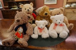 7 assorted teddy bears