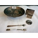Silver Presentation sweet meat dish, 2 x silver match box holders, 2 x silver butter forks,