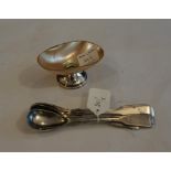 Collection of 4 Edinburgh silver mustard spoons plus a silver and mother of pearl ring dish