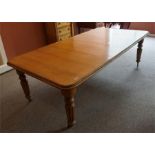 Victorian oak wind out table with 2 leaves