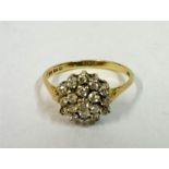 A Ladies Diamond 9ct Gold Cluster Ring, ring size O