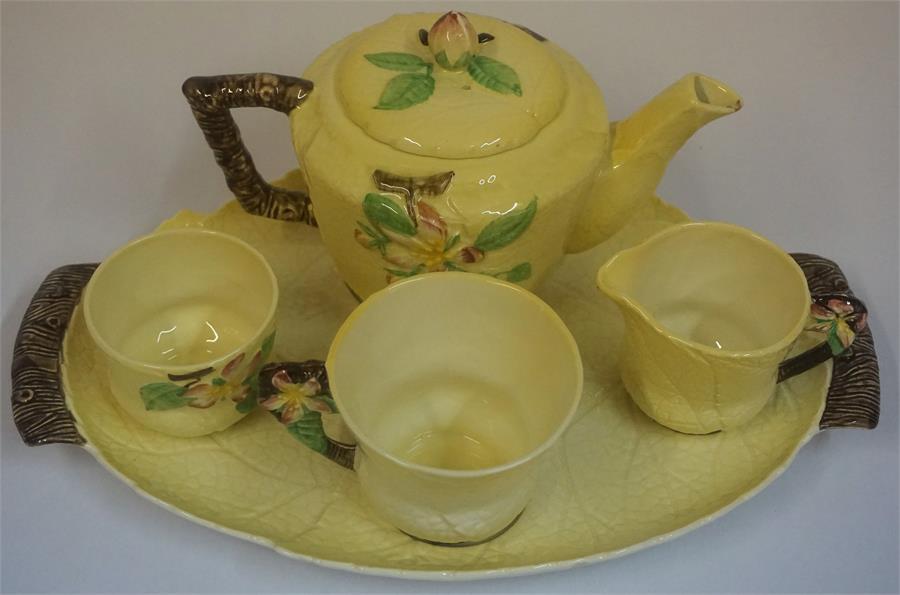 A Carlton Ware Australian Design Tea For One Set, comprising of tea pot, cup, cream and sugar on - Bild 2 aus 2