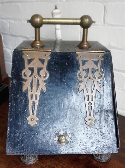 A Victorian Iron & Gilt Metal Coal Depot, with shovel, 41cm high