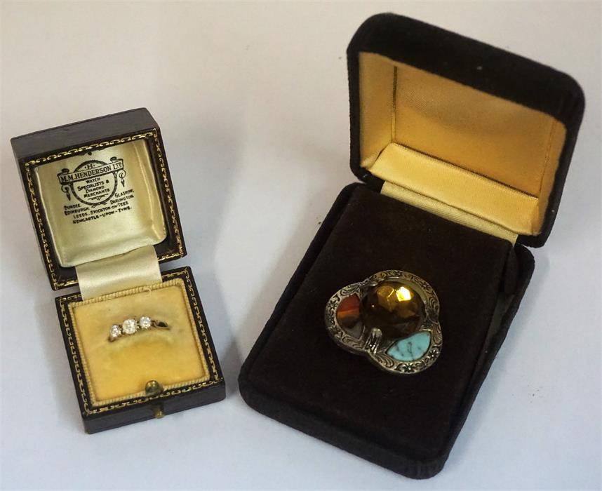 A Ladies Three Stone CZ Ring, also with a Scottish Style Pebble Brooch, (2)