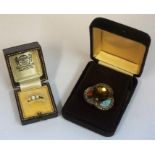 A Ladies Three Stone CZ Ring, also with a Scottish Style Pebble Brooch, (2)