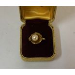 A 9ct Gold & Cultured Pearl Ring, the pearl is approximately 1cm in diameter, overall weight is 3.