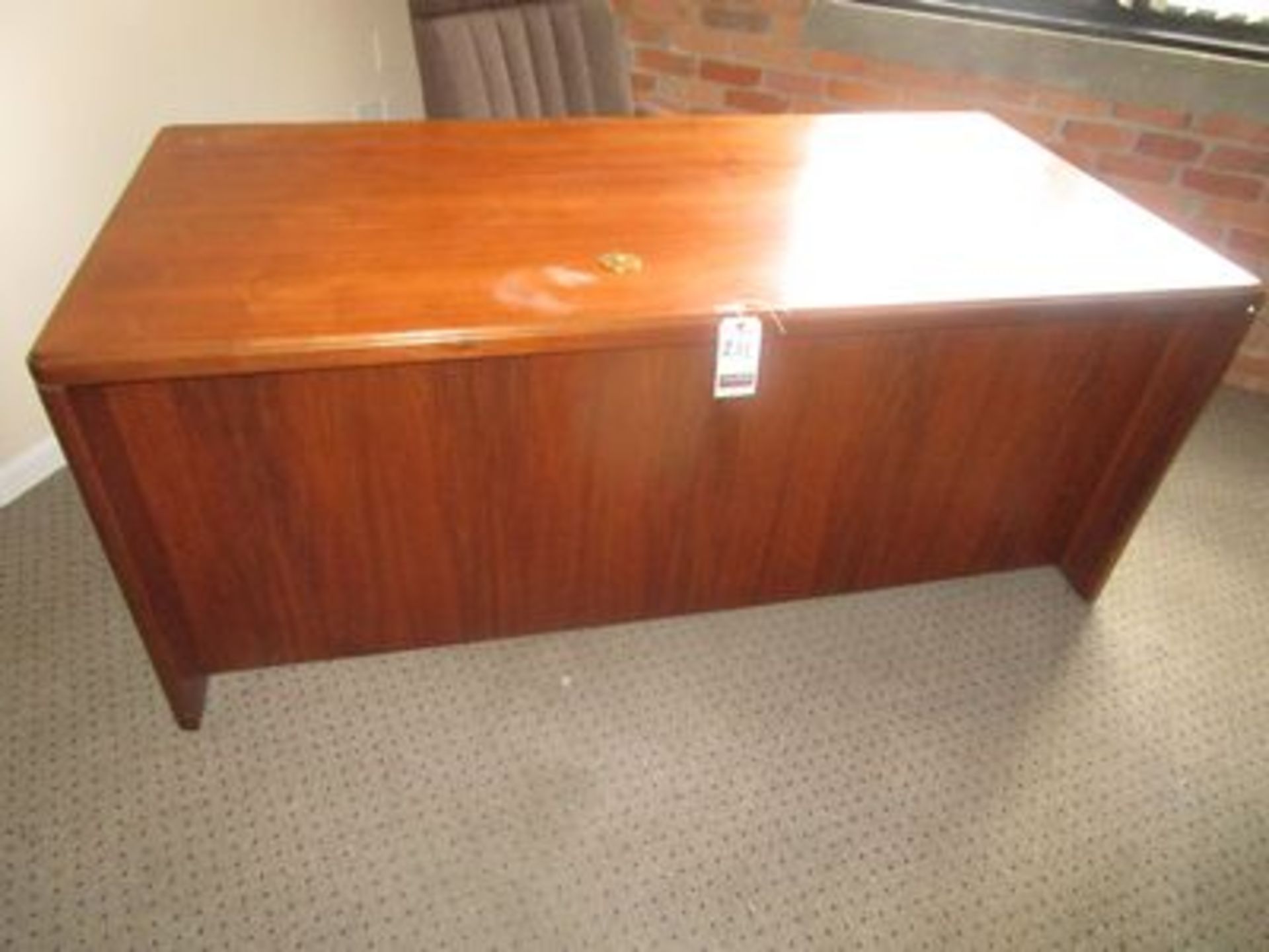 6' D.P. WOOD DESK