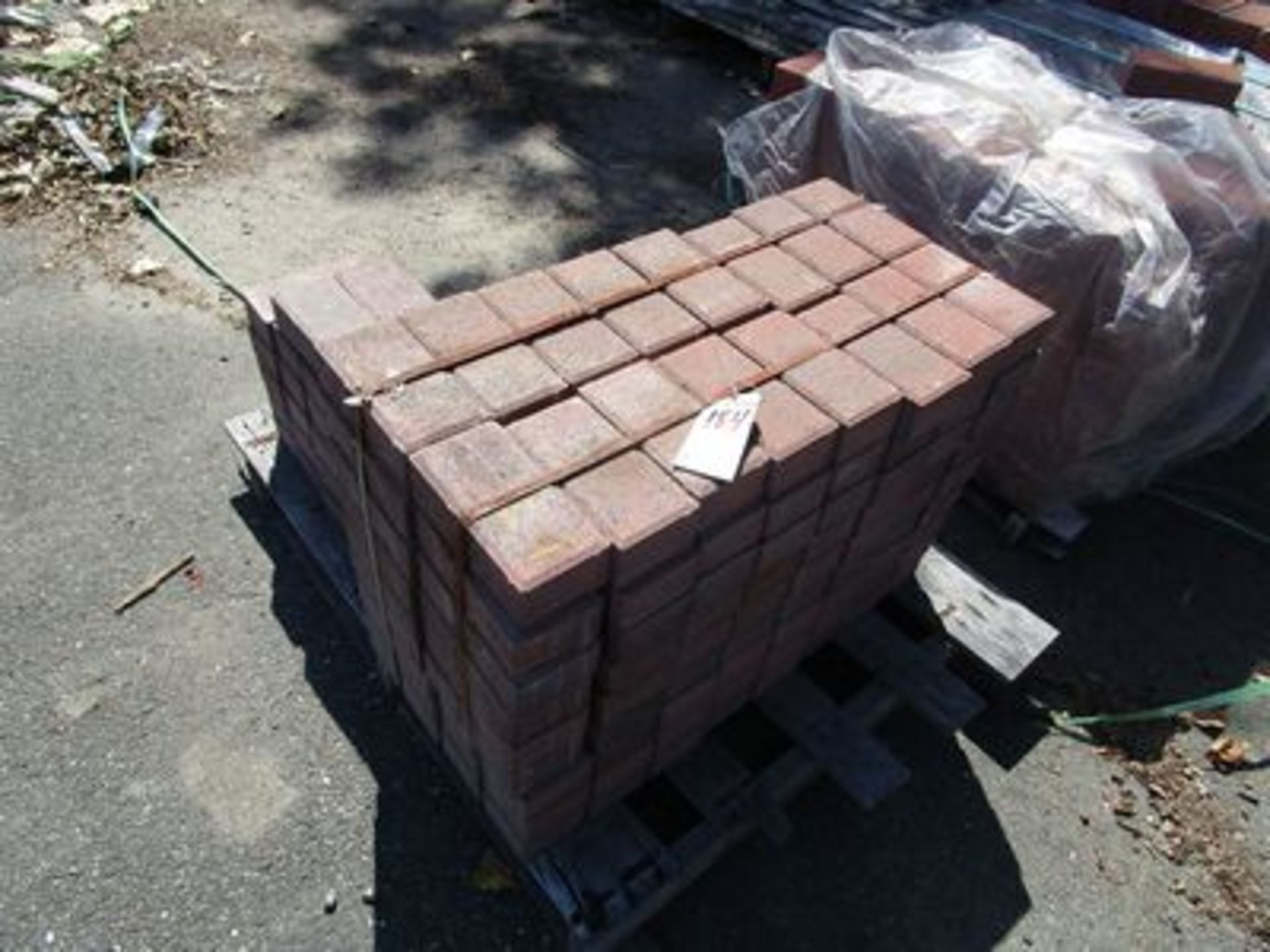 7 1/2"X3 1/2"X2" PAVER BRICKS