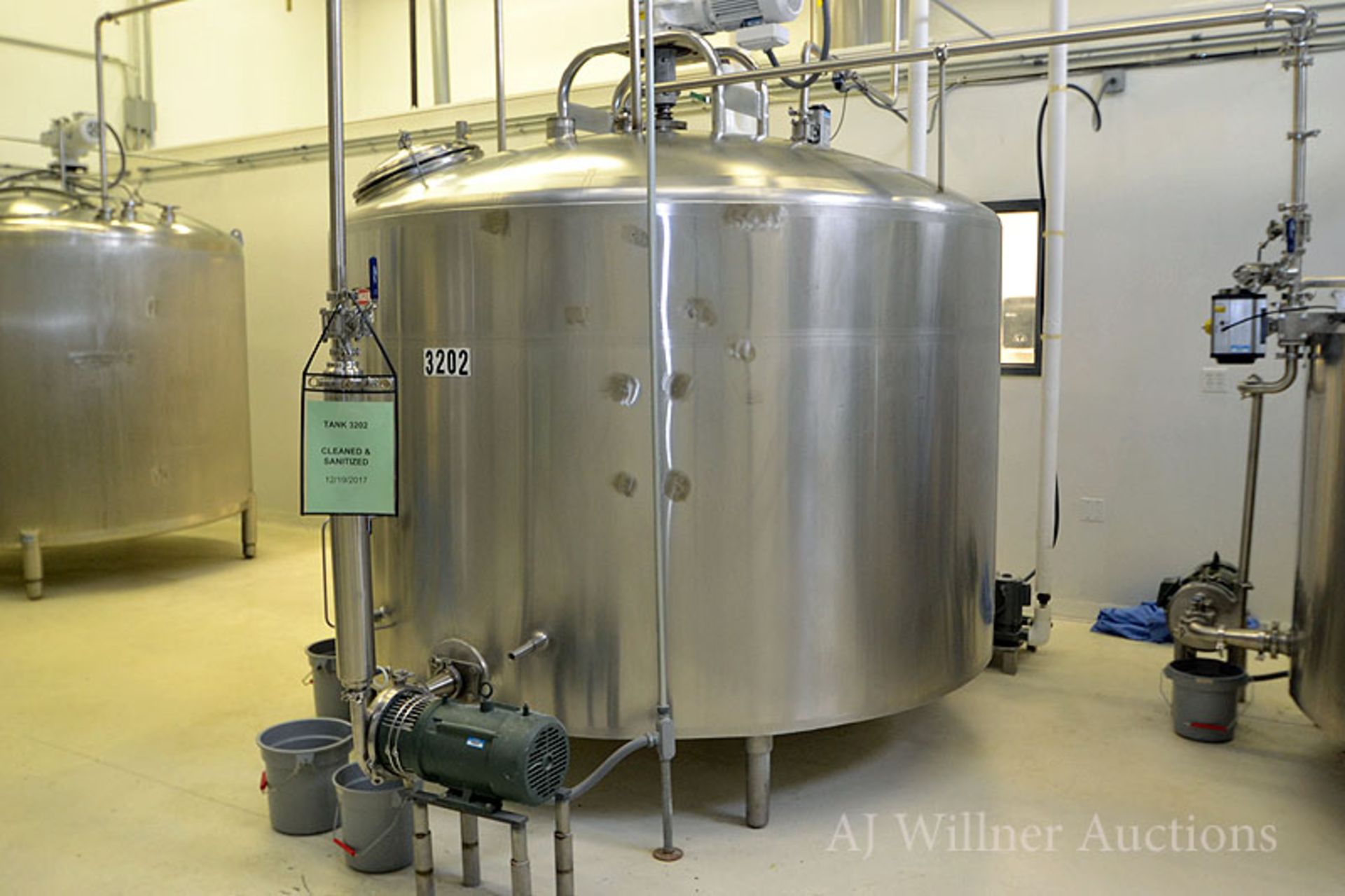 dci 1500 gallon stainless steel jacketed mixing tank
