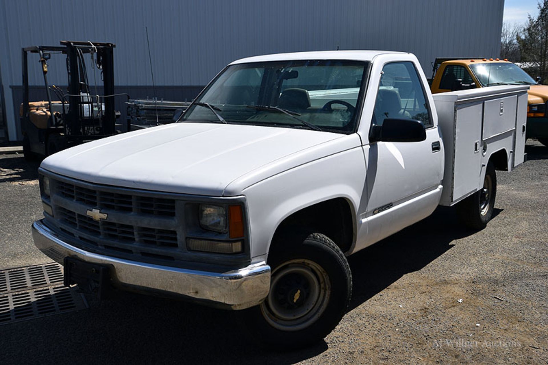 1995 Chevrolet 3500 Utility TruckVIN: 1GBGC34K2SE159122Miles: 222,760 Indicated On Odometer8' Bed - Image 2 of 7