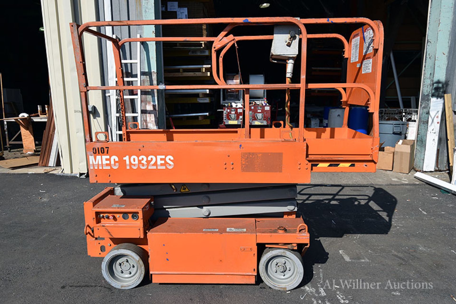 MEC 1932ES Scissor Lift w/ 19' Work Height & 500 lbs. Capacity