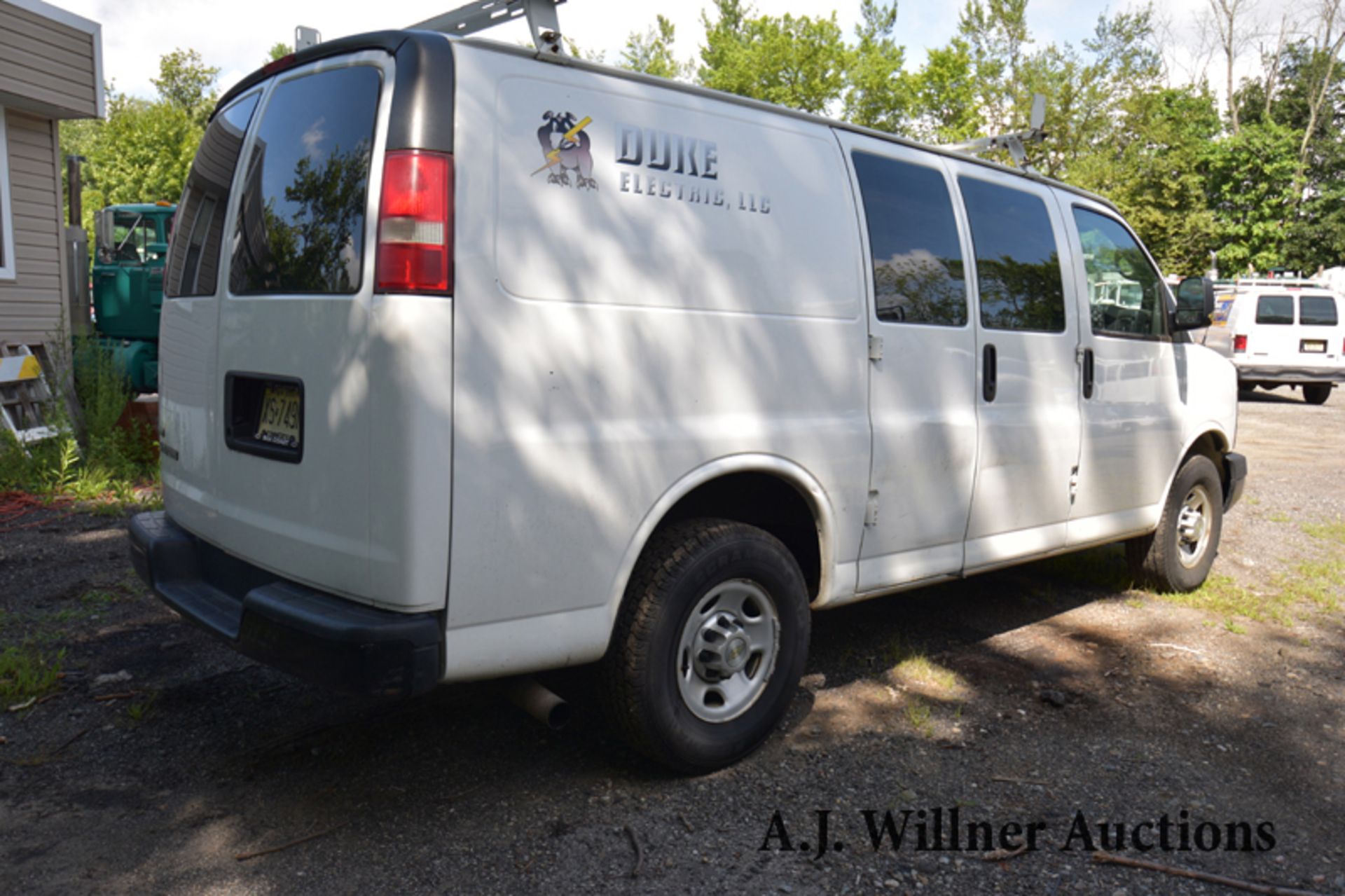 2002 Chevrolet Express 1500 Cargo Van VIN: 1GNFG15M221186751 Miles: 113,663 w/5.0L V8 OHV 12V Gas - Image 4 of 6