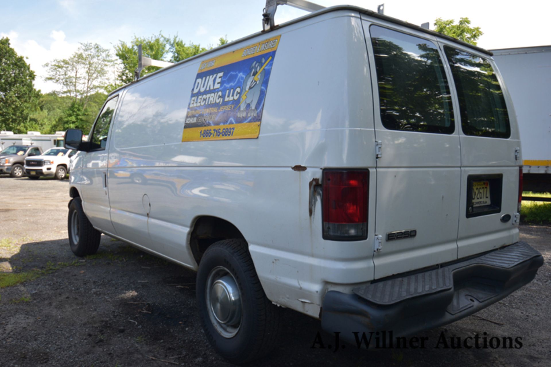 2006 Ford E250 Super-Duty Cargo van VIN 1FTNE24W66HB09381 221,710 miles indicated on odometer w/ 4- - Image 3 of 7