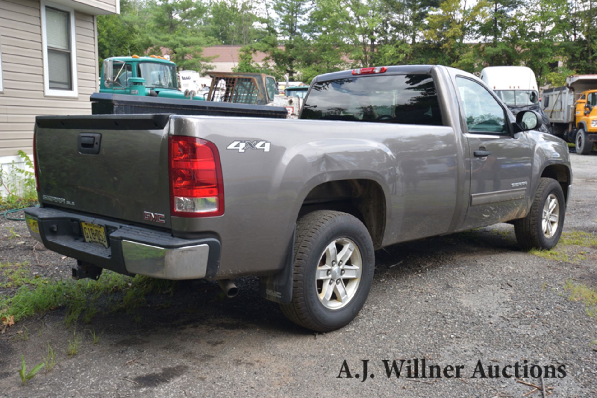 2013 GMC Sierra 1500 SLE Regular cab 2 door pick-up truck VIN 1GTN2VEA9DZ325469 91,261 miles - Image 2 of 8