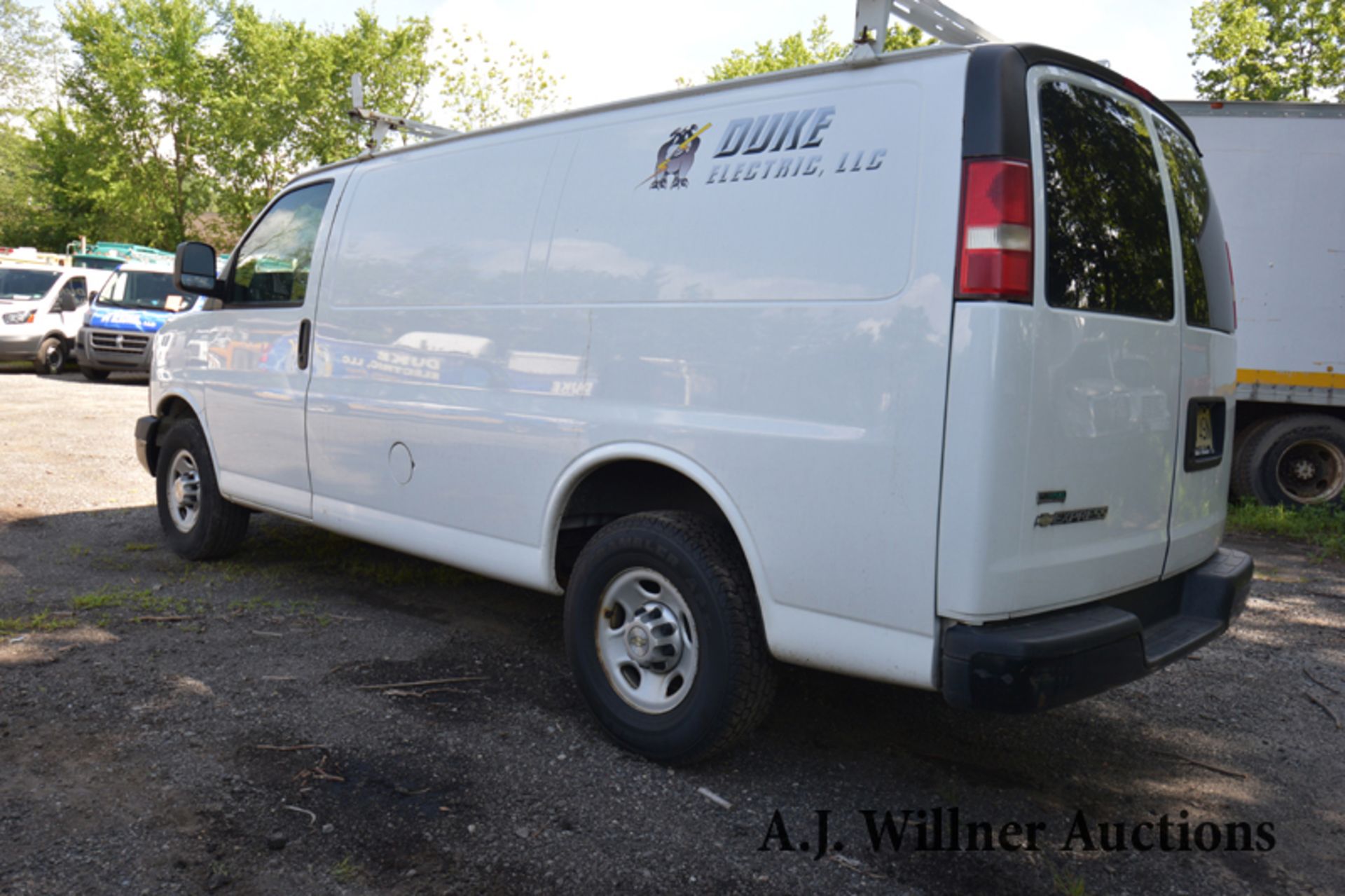 2002 Chevrolet Express 1500 Cargo Van VIN: 1GNFG15M221186751 Miles: 113,663 w/5.0L V8 OHV 12V Gas - Image 3 of 6