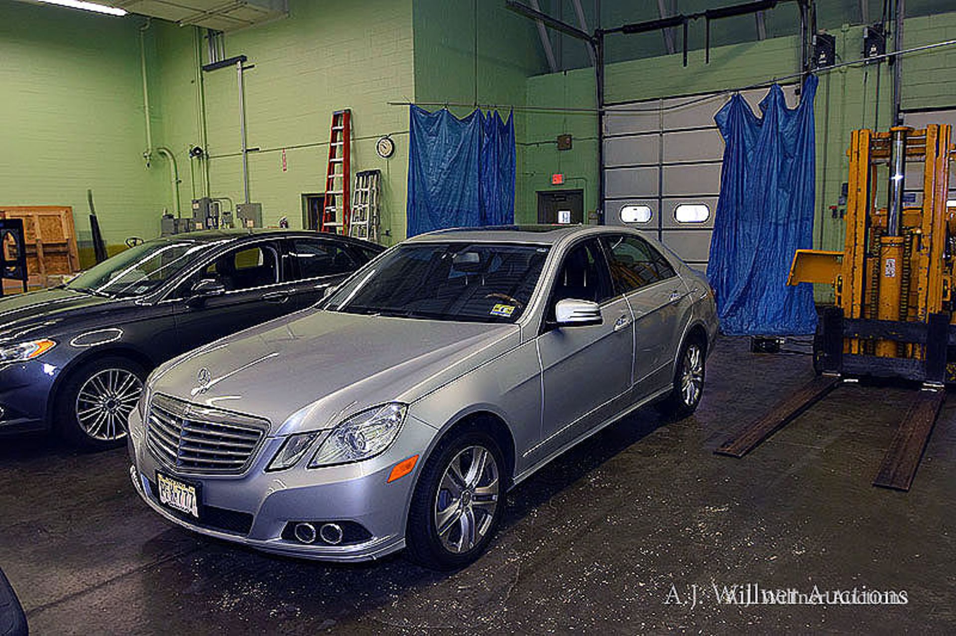 2010 Mercedes Benz E350 4MATIC 4 door sedan