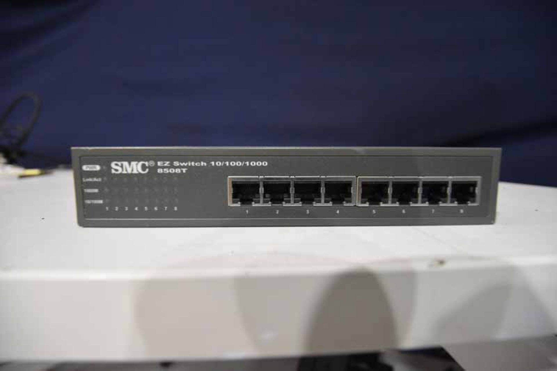 1 - SMC Networks EZ Switch 8-port Model SMC8508T