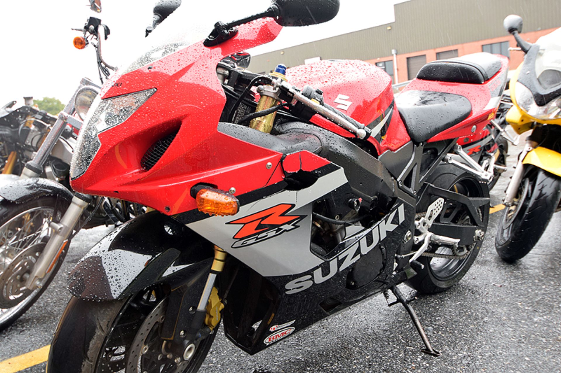 2005 SUZUKI GSXR600 - Image 2 of 4