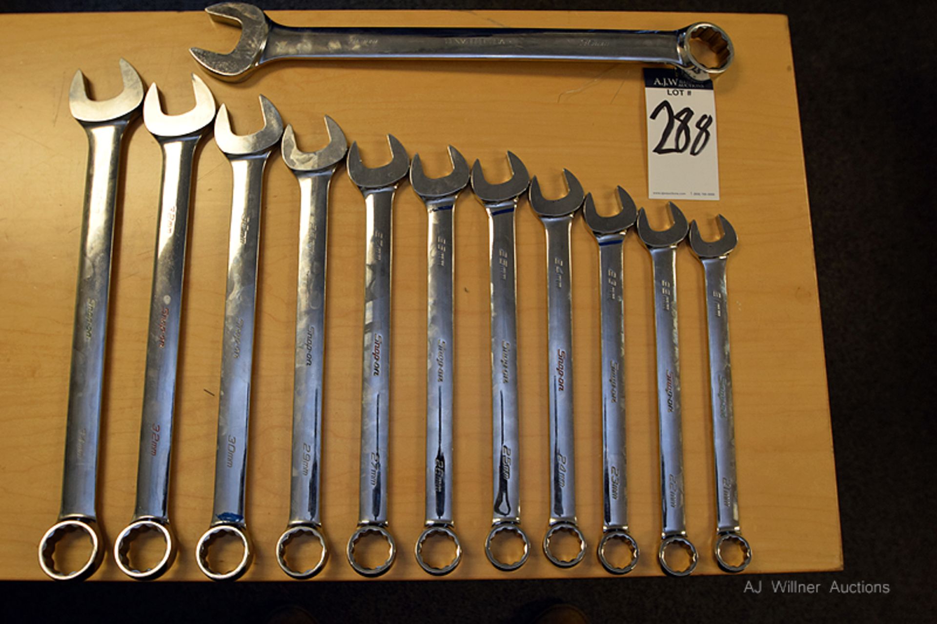 Snap-On 12pc wrench set 21-27,29,30,32,34,36MM