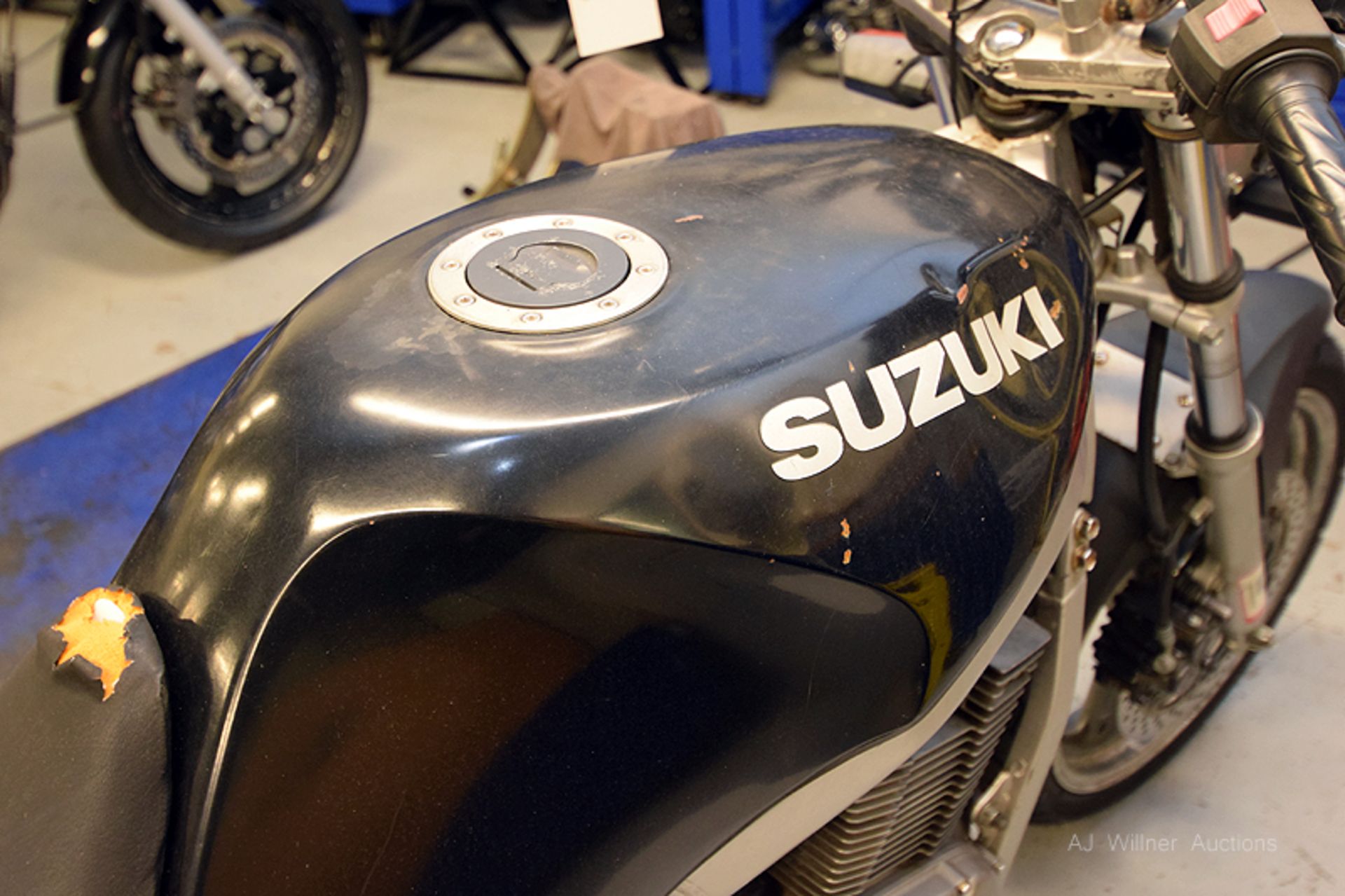 1997 SUZUKI GS500E - Image 4 of 5