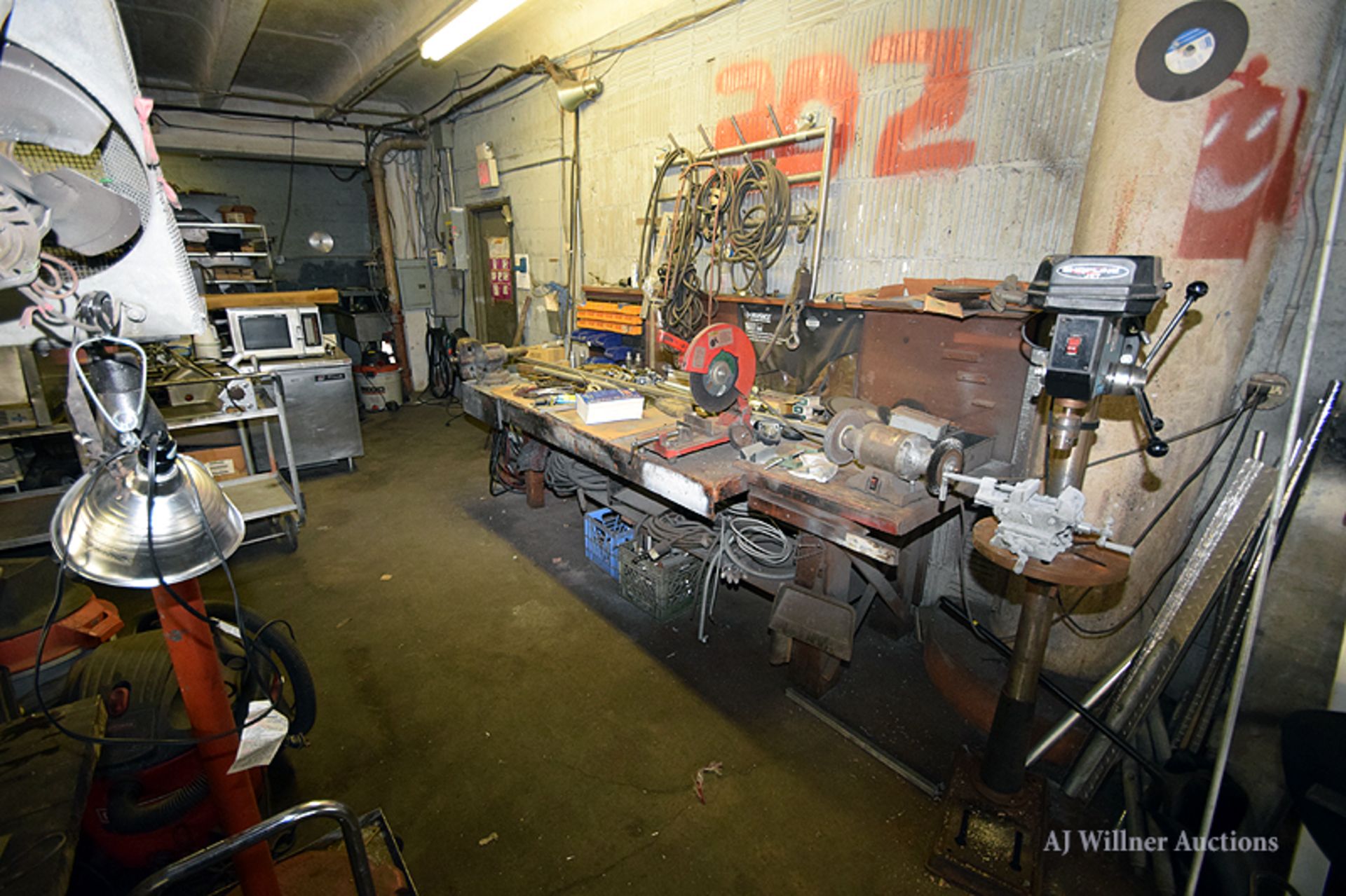 Contents of Workshop; Tools, Vacuums, Parts, Etc. - Image 12 of 13