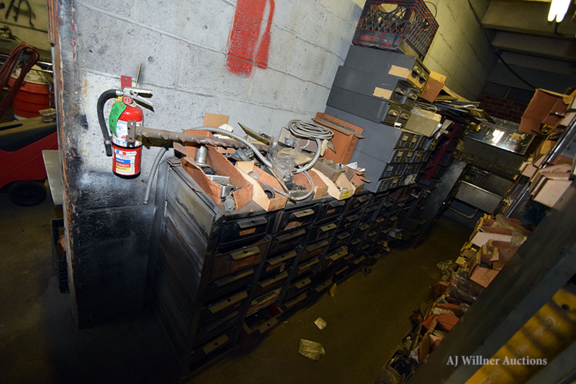 Contents of Workshop; Tools, Vacuums, Parts, Etc. - Image 7 of 13