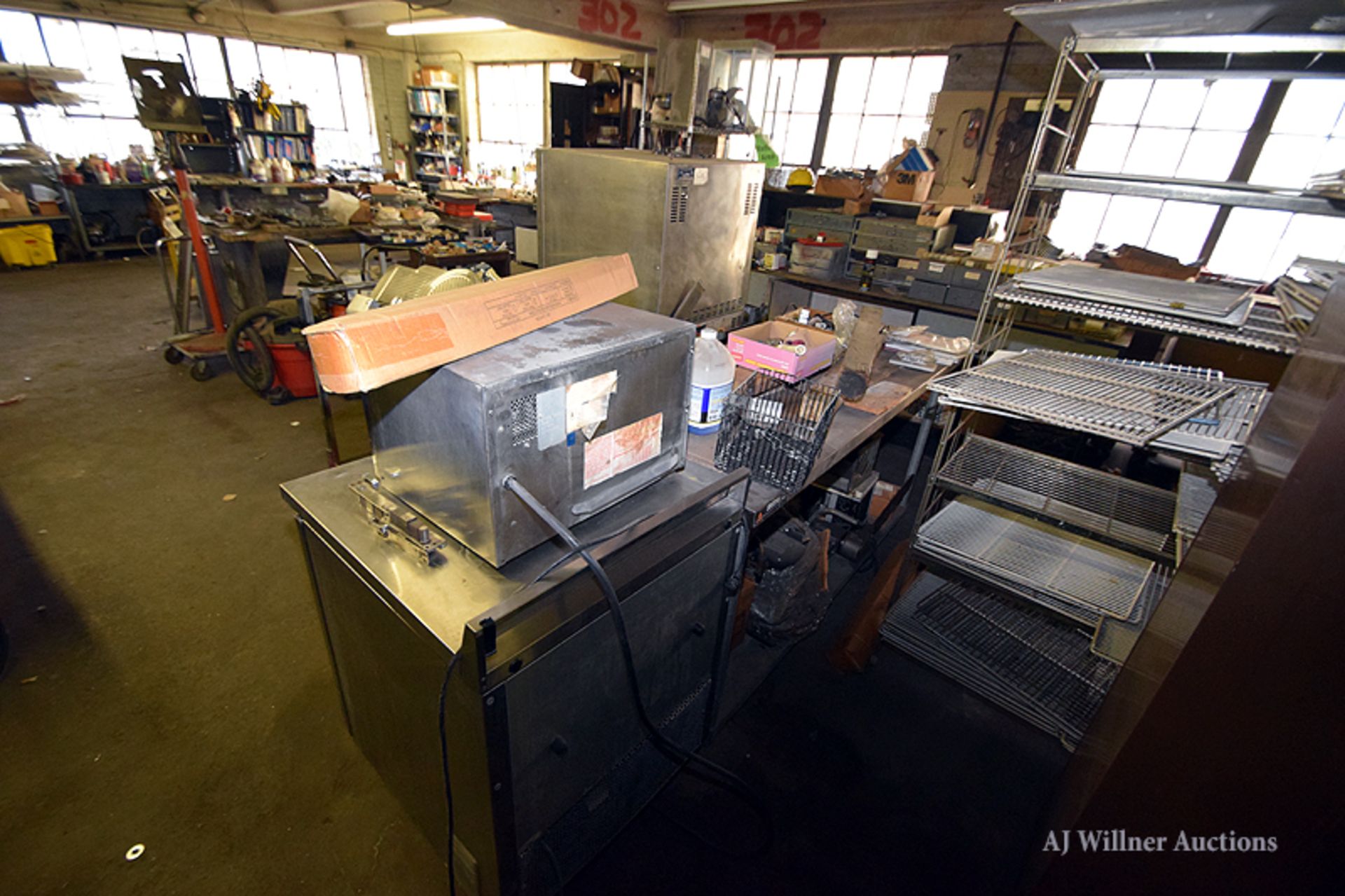 Contents of Workshop; Tools, Vacuums, Parts, Etc. - Image 9 of 13